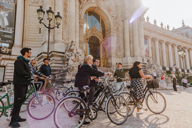 The Paris Monuments Tour - Why this bike tour works so well in Paris