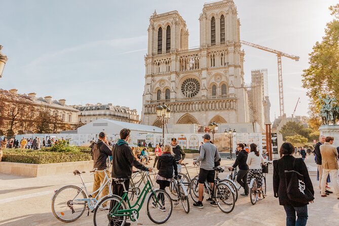 The Paris Monuments Tour - Notre-Dame and the courts on the Île de la Cité