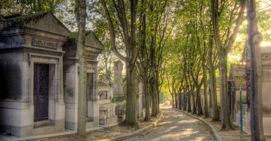The Père Lachaise Cemetery: Guided 2-Hour Small-Group Tour - Why Père Lachaise Is Worth Two Hours