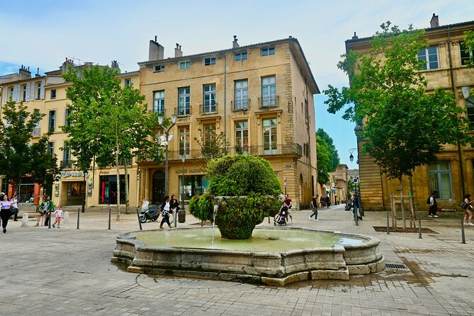 Time flies in this complete tour of Aix-en-Provence - Italian Baroque style at Quatre-Dauphins