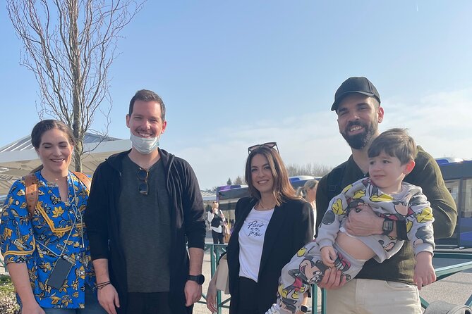 Tj Prestige Transfer in Paris Disneyland - Comfort, luggage, and family details