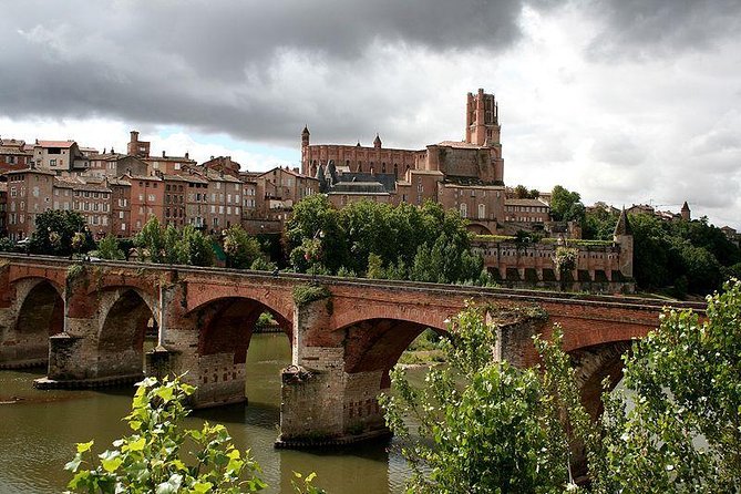 Toulouse: Albi and Cordes/Ciel Day Trip with Audio Guides - Key points at a glance