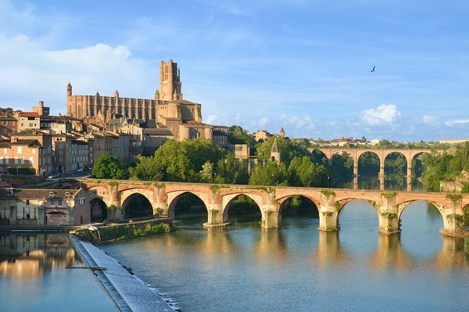 Toulouse: Albi and Cordes/Ciel Day Trip with Audio Guides - Albi in four hours: cathedral, art, and red brick