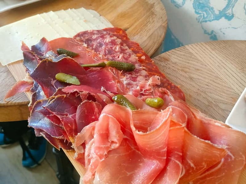 Toulouse: Guided Food Tour with Tastings - Food stories that make the stops matter
