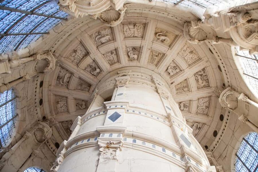 Tours/Amboise: Chambord, Chenonceau Day Trip & Wine Tasting - Why the guide makes or breaks the day