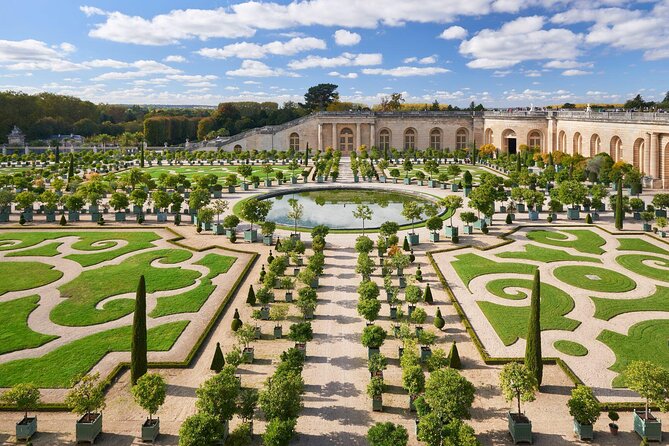 Transfers between Paris and Paris Airports/Disneyland/Versailles - Communication is the real selling point
