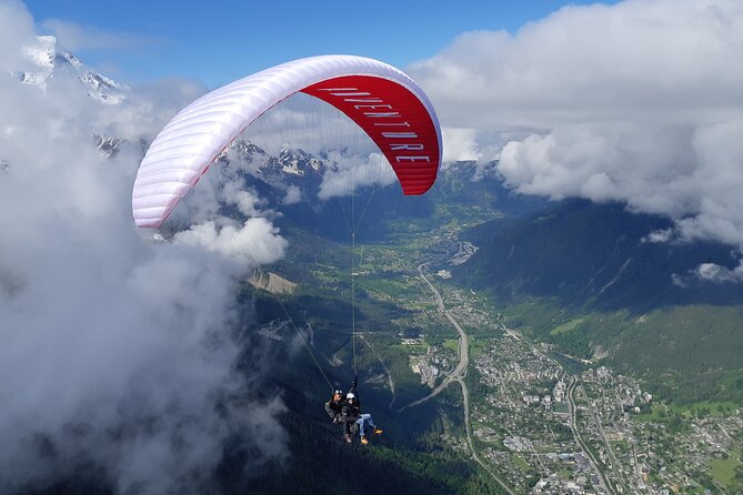 Two-seater paragliding flight in Chamonix - Instructors Who Keep First Flights Calm