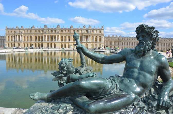 Versailles Domain Audio Guided Half Day Tour from Paris - How reliable is the transport?