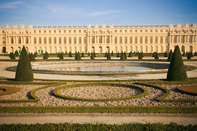 Versailles Domain Bike Tour with Palace Entry by Train from Paris - Why a bike helps at Versailles