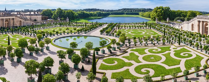 Versailles Domain Small-Group Guided Tour from Paris - The Royal Apartments in about 45 minutes