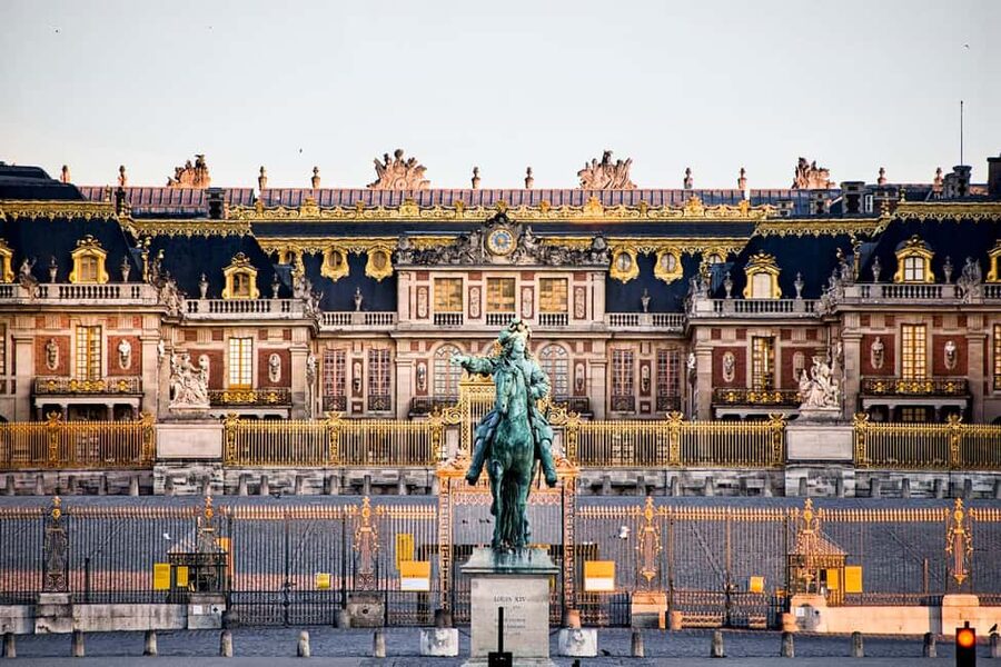 Versailles: Entry ticket & Private Apartments VIP Tour - Practical tips for a smoother visit