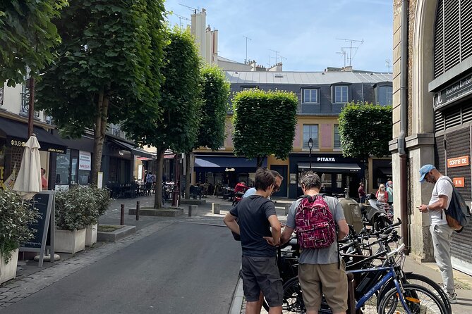Versailles Full-Day Electric Bike Tour : Market, Picnic & Palace - The Notre Dame market is more than a lunch stop