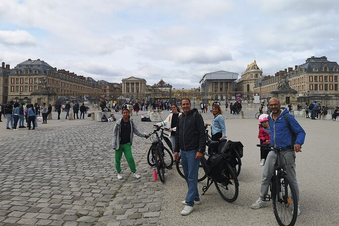 Versailles Full-Day Electric Bike Tour : Market, Picnic & Palace - The Trianons and Marie-Antoinette’s rural retreat