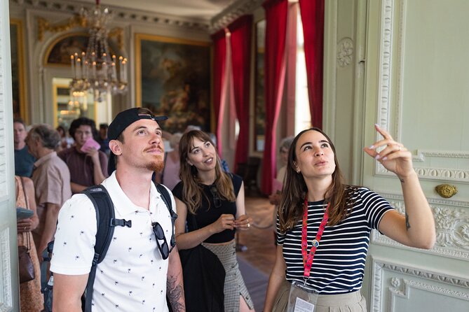 Versailles Full-Day Tour with the Estate of Marie-Antoinette - Lunch and the move toward Trianon