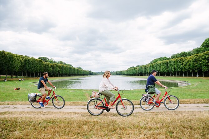 Versailles Half Day eBike - Entering the Palace of Versailles