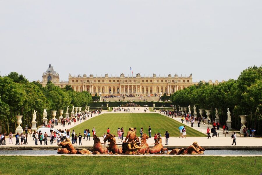 Versailles: Palace and Garden Bike Tour with Tickets - Riding the formal gardens and Grand Canal