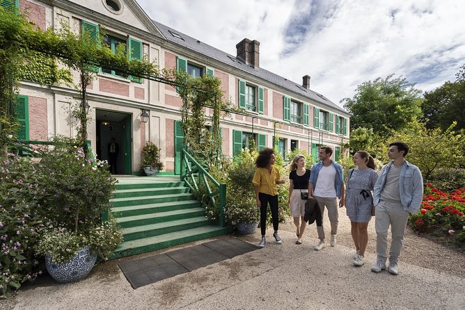 Versailles Palace and Giverny Monet House Visit with Lunch - Entering Versailles and the Royal Apartments