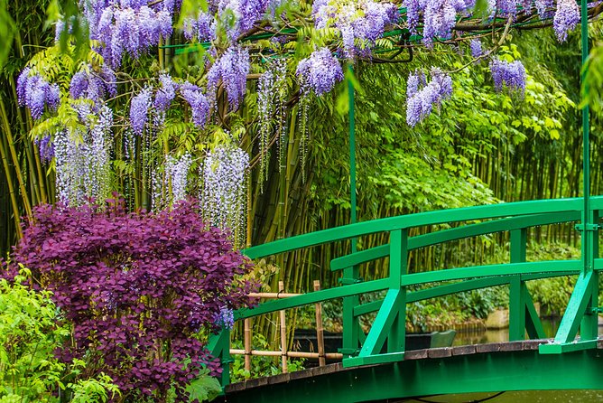 Versailles Palace and Giverny Monet House Visit with Lunch - The pace, walking, and group routine