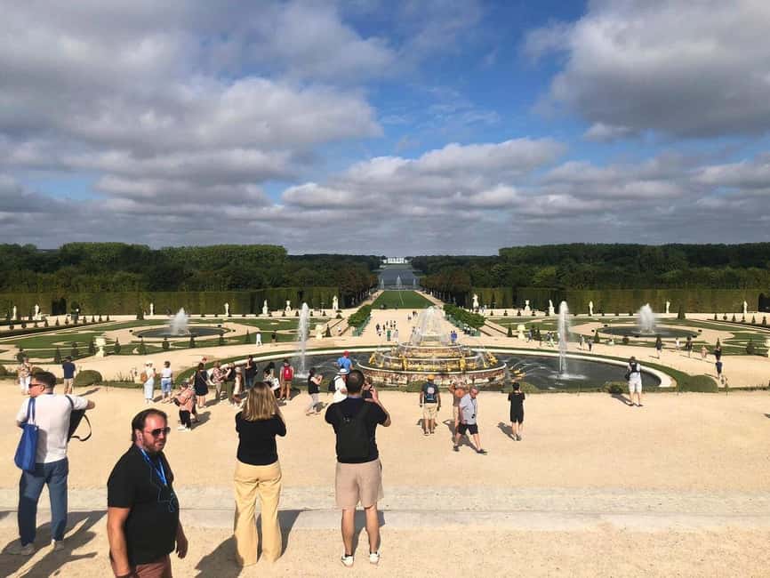 Versailles: Palace & Gardens Guided Tour with Entry Tickets - The Queen’s Apartment and the human side of Versailles