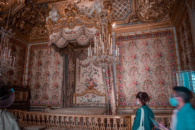 Versailles Palace & Gardens Guided Tour - Meeting in Versailles and getting inside