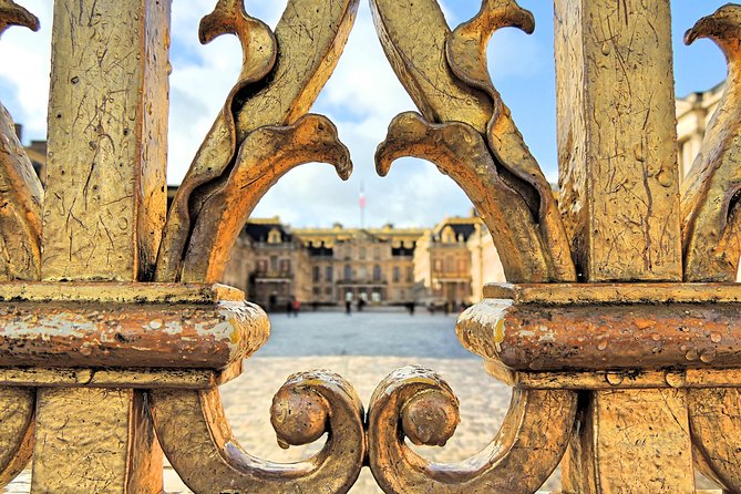 Versailles Palace & Gardens Tour with Transport from Paris - The Gardens require more than an hour
