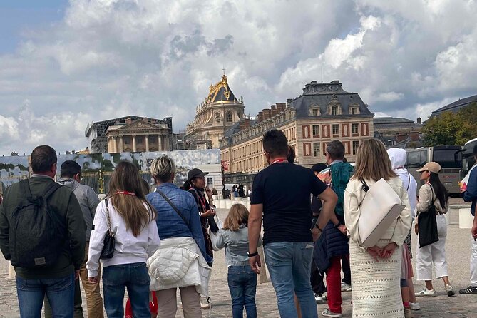 Versailles Palace Guided Tour with Gardens Access - Crowds, entry controls, and the pace of the visit