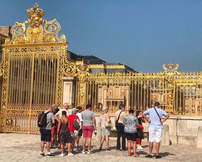 Versailles: Palace Guided Tour with Skip-the-Line Ticket - Finding Louis XIV before the tour begins
