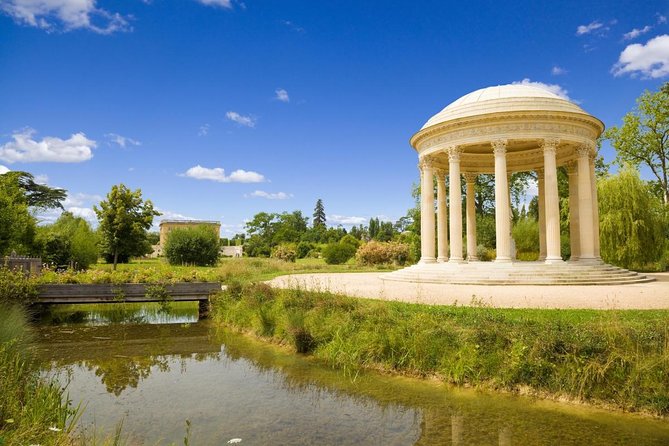 Versailles Palace & Marie-Antoinette's Estate Private Guided Tour with Lunch - Key points at a glance