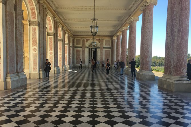 Versailles Palace & Marie-Antoinette's Estate Private Guided Tour with Lunch - The Hall of Mirrors and royal theater