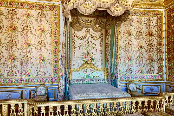 Versailles Palace & Marie-Antoinette's Estate Private Guided Tour with Lunch - Inside the Palace of Versailles