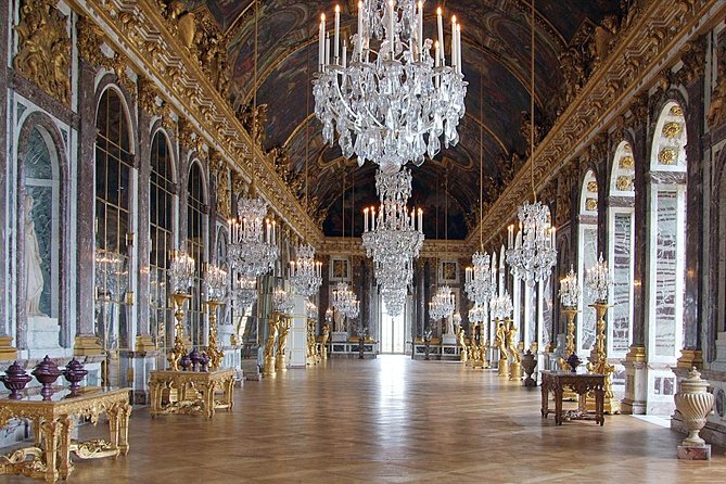 Versailles Palace Private Half Day Guided Tour including Hotel Pickup from Paris - An hour in the French Gardens