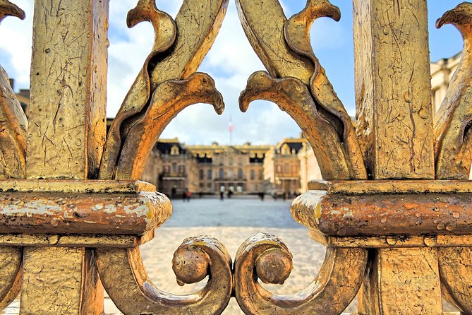 Versailles Palace Private Half Day Guided Tour including Hotel Pickup from Paris - Is $551.89 per person good value?