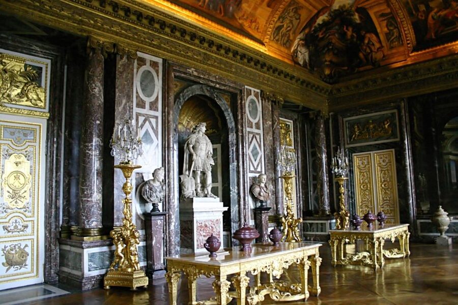 Versailles: Skip-the-Line Guided Tour of Palace with Gardens - The Queen’s Hamlet and Marie Antoinette’s retreat