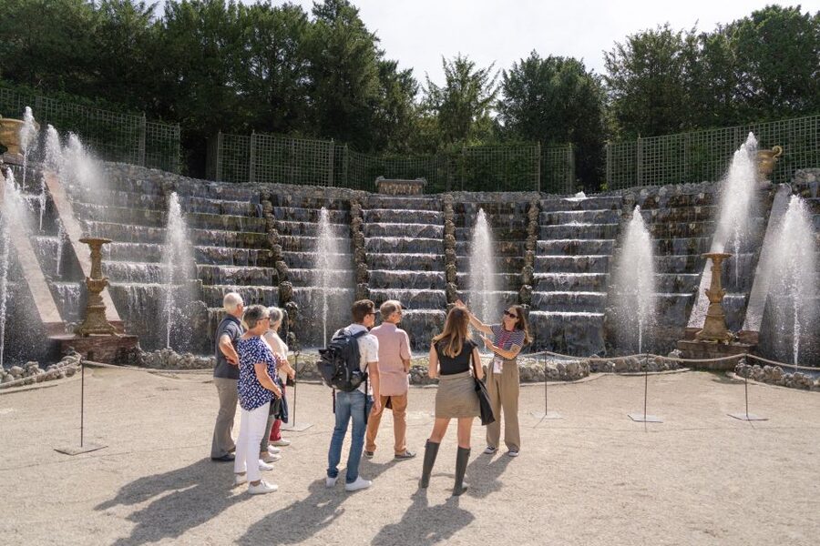 Versailles: Skip-the-Line Versailles Palace and Gardens Tour - Fountain Shows, Musical Gardens, and Timing