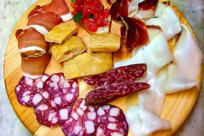 Visit to the Cinta Senese farm in Montepulciano - Who will enjoy this most