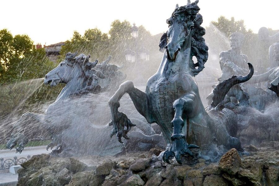 Welcome to Bordeaux: Private Walking Tour with a Local - Booking details that matter