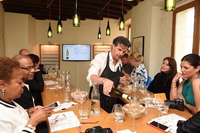 Wine Tasting In Paris - A small group that works for mixed experience levels